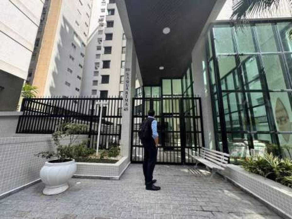 Apartamento com 2 vagas - Ed. Saquarema - Rua Silvia Valadão de Azevedo, 45 - Barra Funda - Guarujá/SP — foto 4