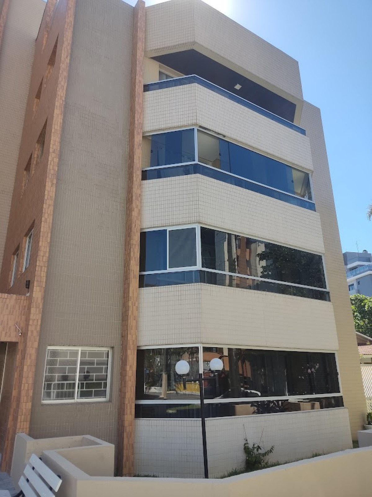 Apartamento com vaga - Edifício La Maison - Rua Ponta Grossa, 102 - Caiobá - Matinhos/PR — foto 4
