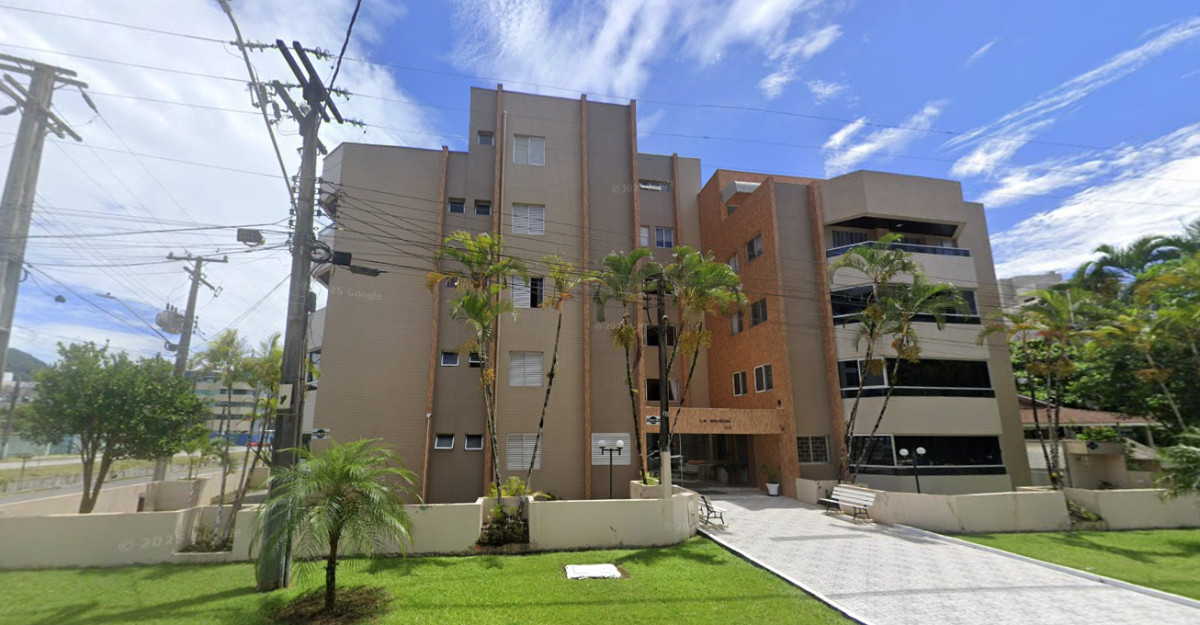 Apartamento com vaga - Edifício La Maison - Rua Ponta Grossa, 102 - Caiobá - Matinhos/PR — foto 1