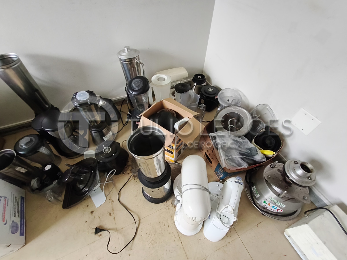 Lote de Equipamentos de Cozinha - Inservível