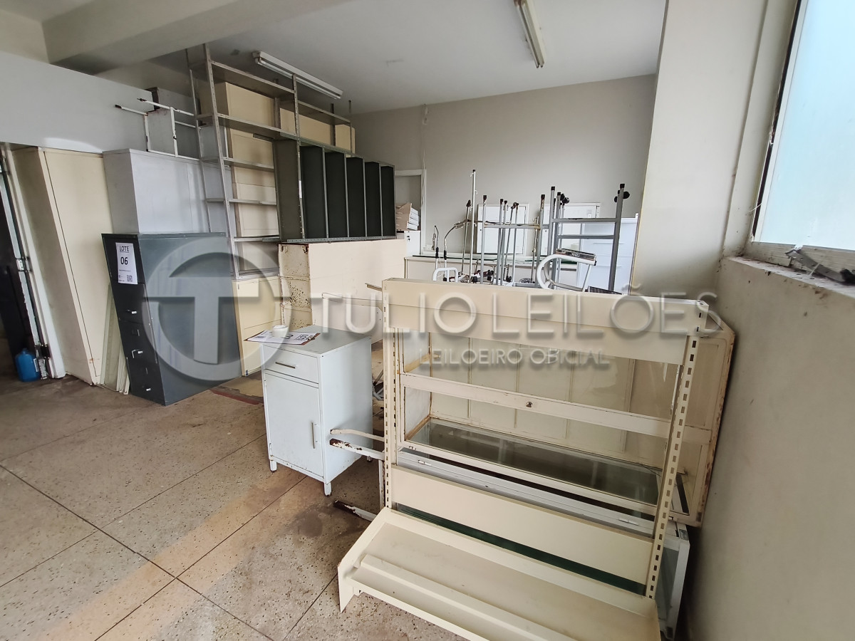 Lote de Armários Diversos de Metal- Inservível