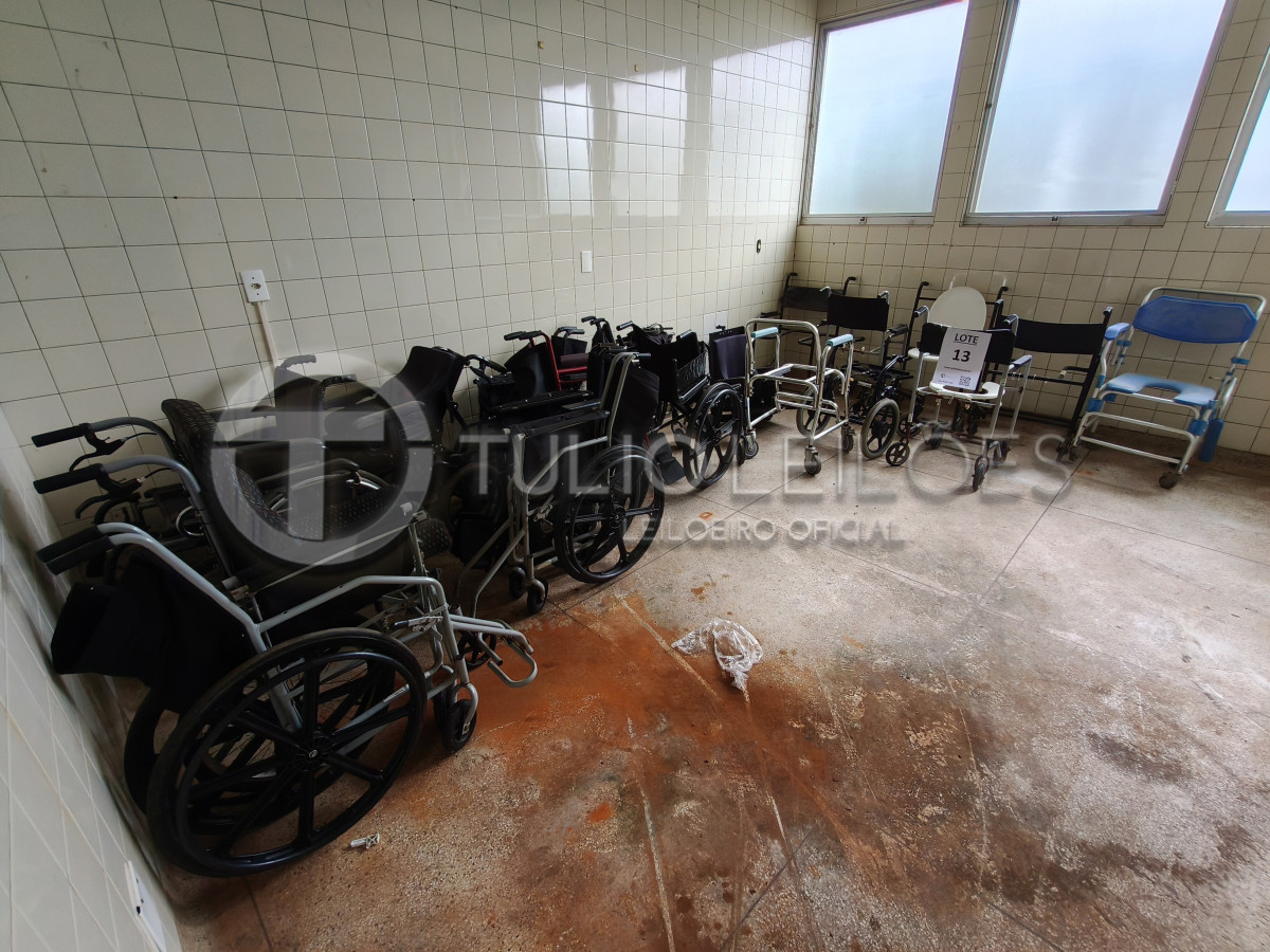 Lote de Cadeiras de Rodas - Várias Unidades