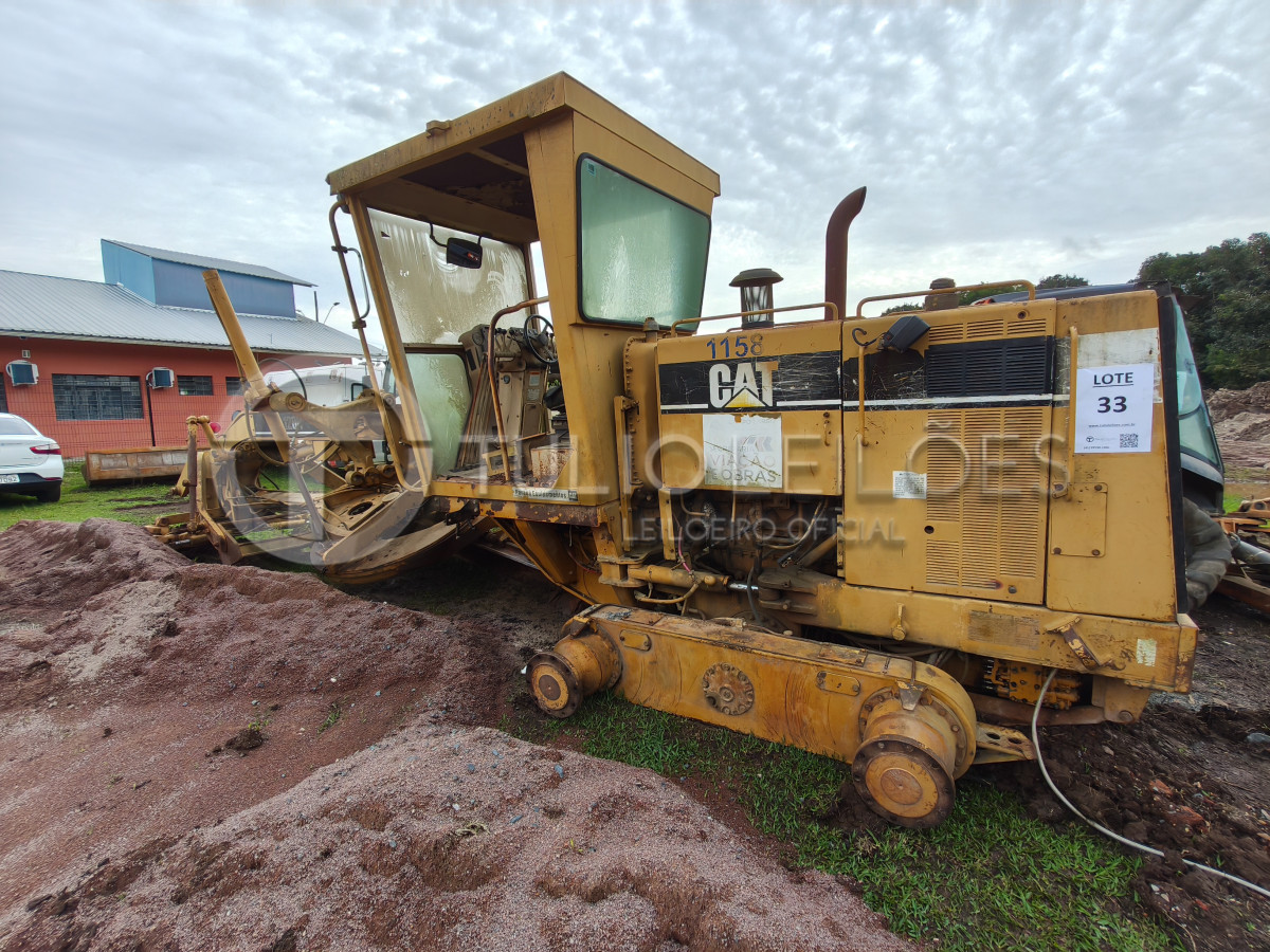 Motoniveladora Caterpillar 120h Parcialmente Desmontada, Faltando Peças