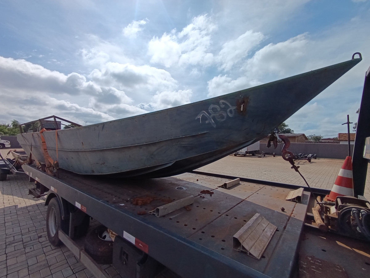 Embarcação de Ferro/ Lacre N° 000782 / Ativo 242937