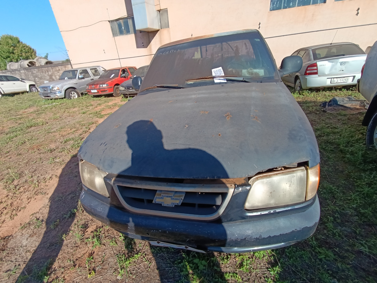 Marca: GM / Modelo: S10 DE LUXE 4.3 S / Placa: CFO1777 / ATIVO 258692 — foto 1