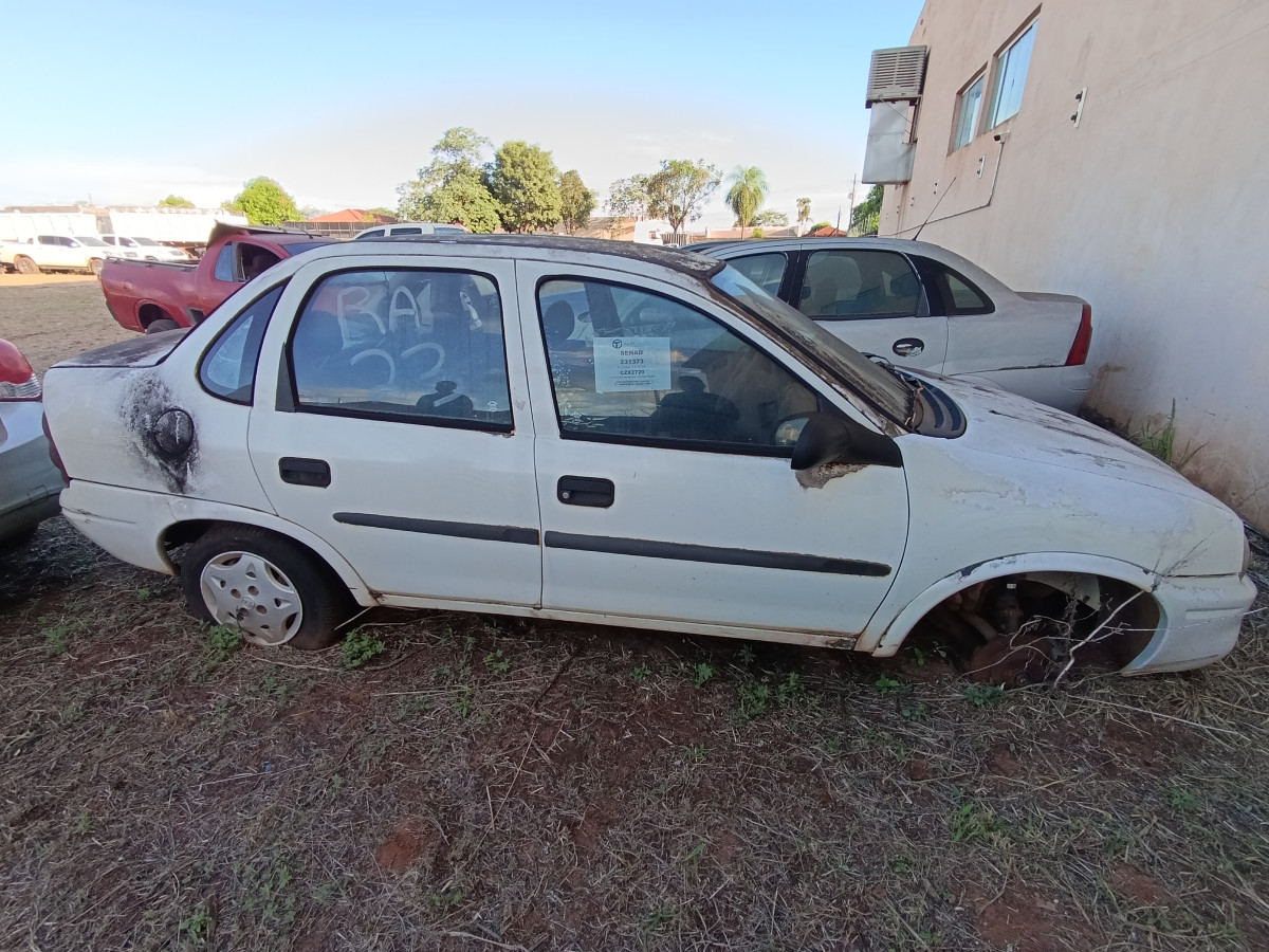 Marca: GM / Modelo: CORSA CLASSIC / Placa: CZX2720 / UF: PR/ ATIVO 231373