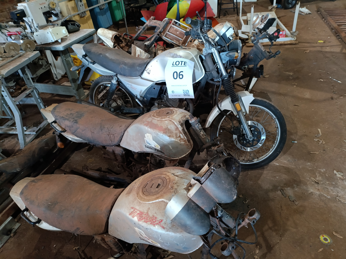 Sucata de 9 Motocicletas