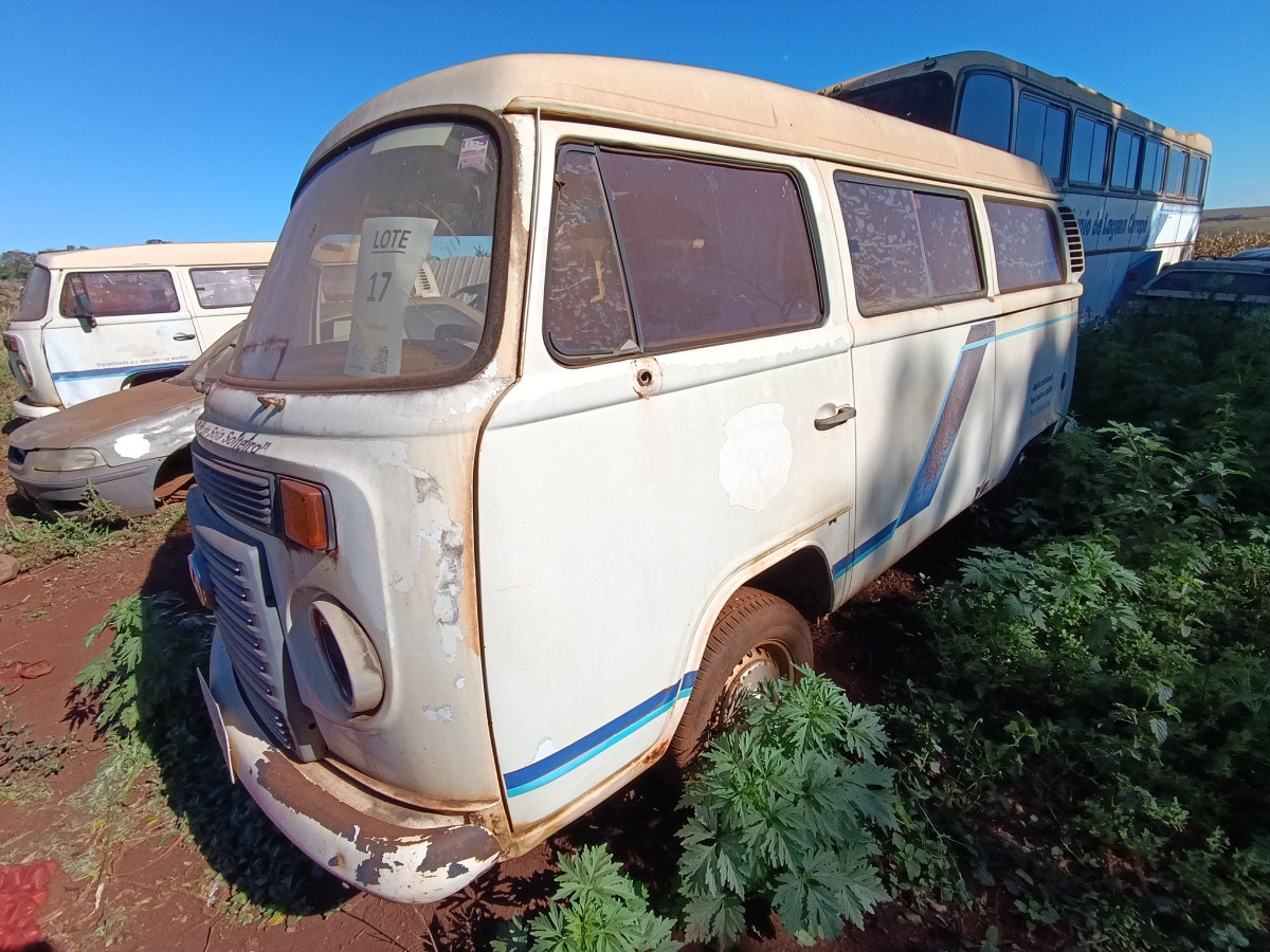 Sucata Marca VW/Kombi Cor: Branca / Ano - Mod: 2010/ 2011
