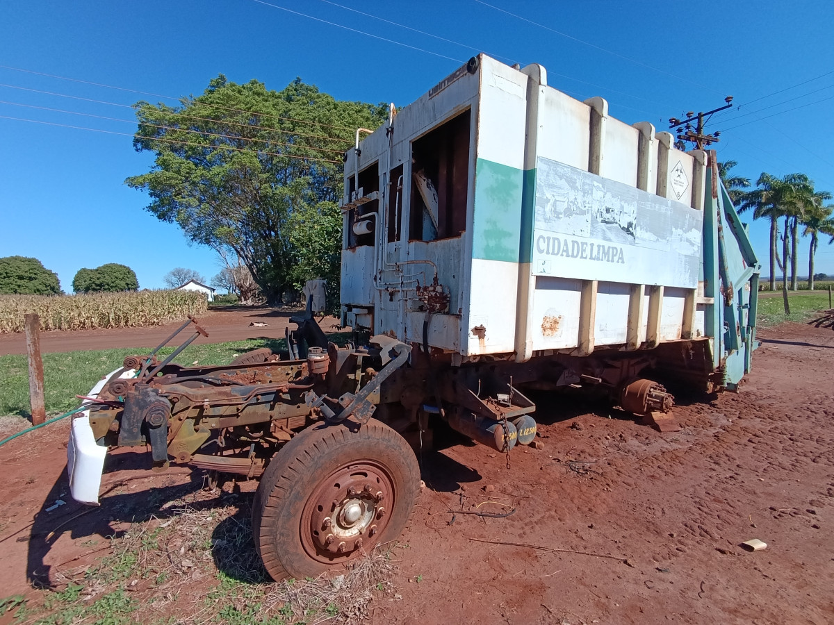 Sucata Marca: Ford/Cargo 1622 / Campactador de Lixo