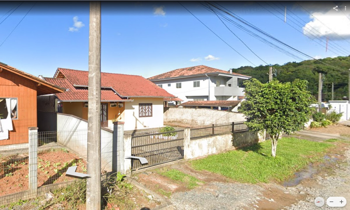 Terreno com 446,20m2 com 2 casas de Alvenaria uma de 87,00m2 e outra com 31,17m2 em boa localização — foto 2
