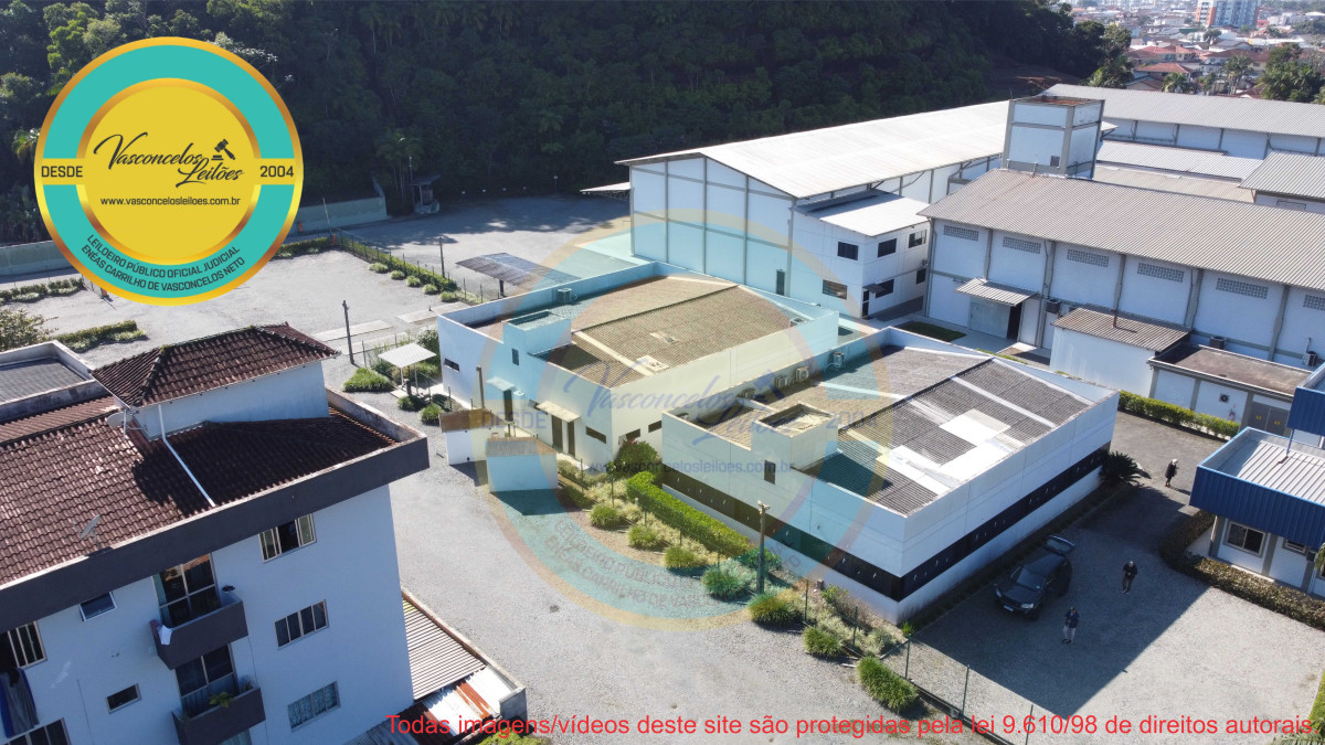 Terreno com Galpões para Industrias Area total 24.597,26 m² e 6.000 M² em edificações — foto 1
