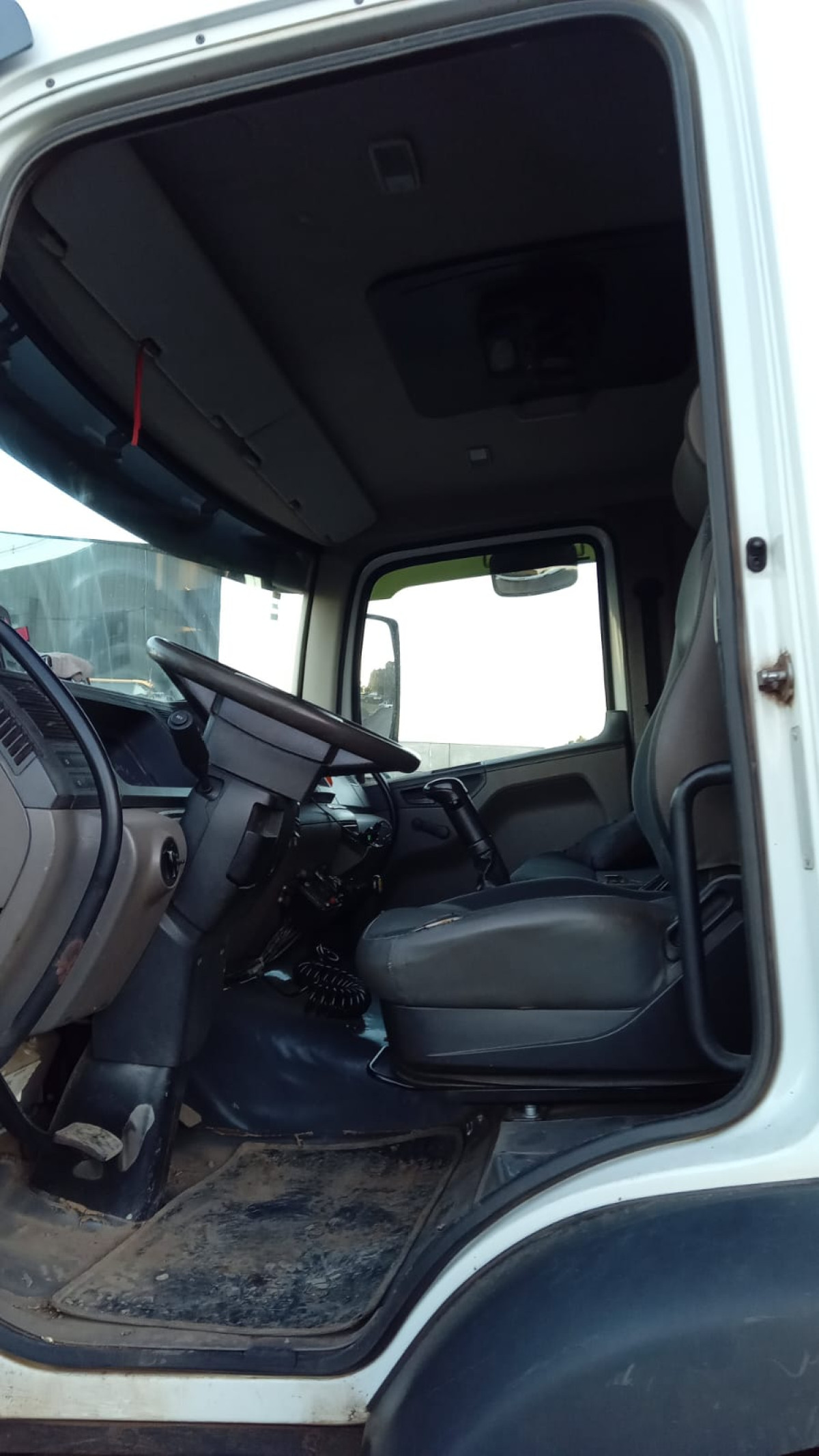 Caminhão VW 17.190 CRM 4X2 2015/2015 — foto 4