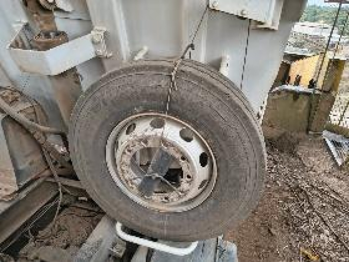 Caminhão IVECO TRAKKER 380T42N 2009/2010 — foto 4