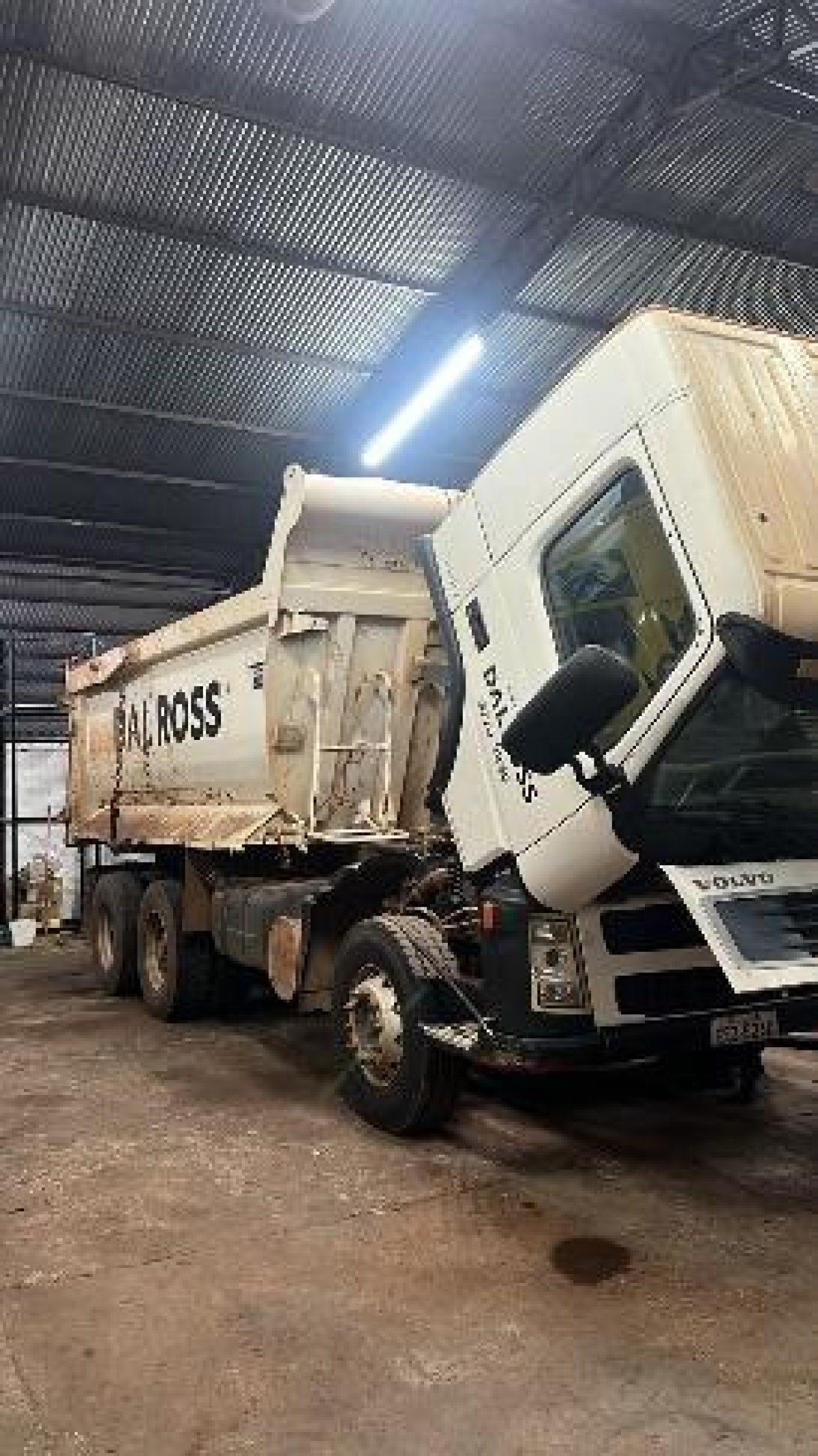 Caminhão VOLVO FM 440 6X4R 2008/2009 — foto 3